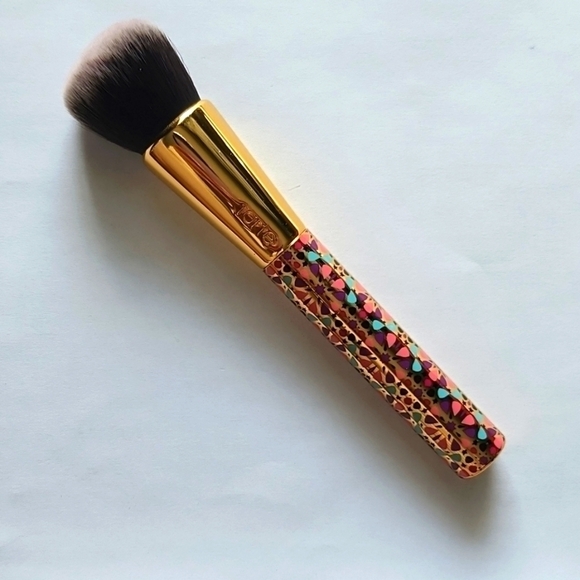3 for $45 - Tarte foundation brush - Picture 1 of 1